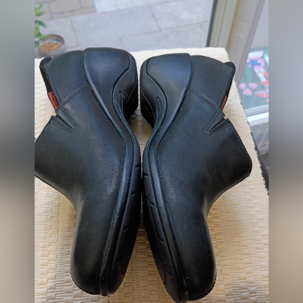 Merrell Black Leather Women's Mules.Size 9 New Condition - Picture 5 of 9